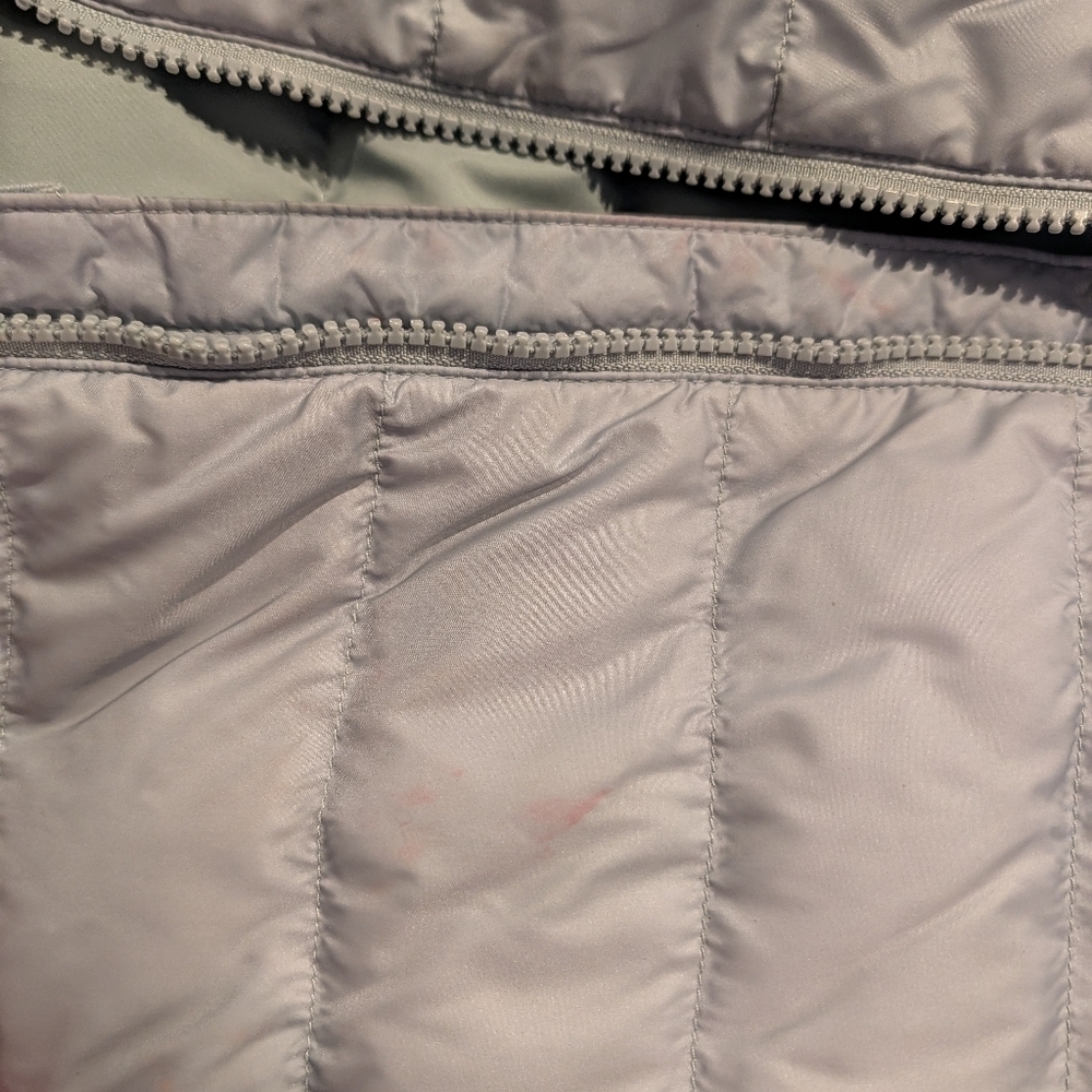 The North Face Women's Light Gray Puffer Jacket - Picture 15 of 16